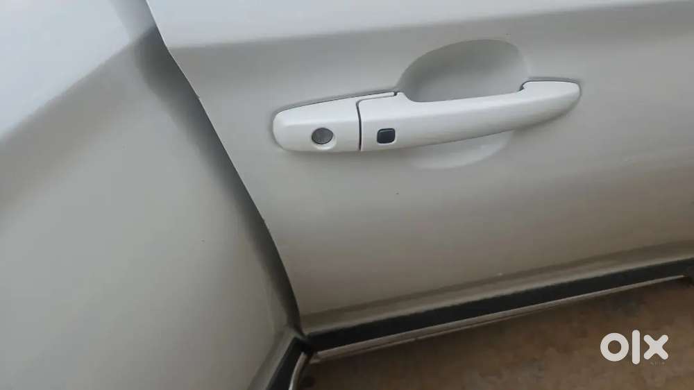 Maruti Suzuki Swift Vxi  Optional 2024