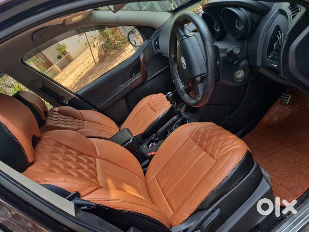 Mahindra Xuv500_w5_2018