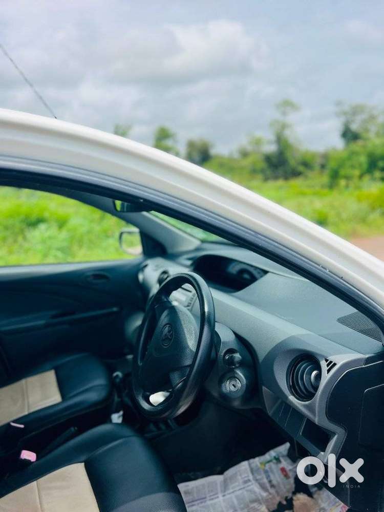 Toyota Etios Liva V, 2013, Petrol