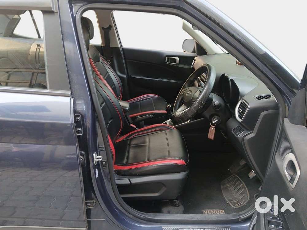 Hyundai Venue 2021 Petrol  58000 Km Driven