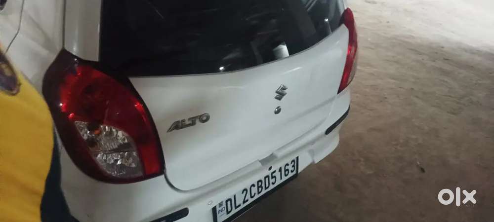 Alto 800 Good Milege And All Speakers Are Working And Screen Also Work