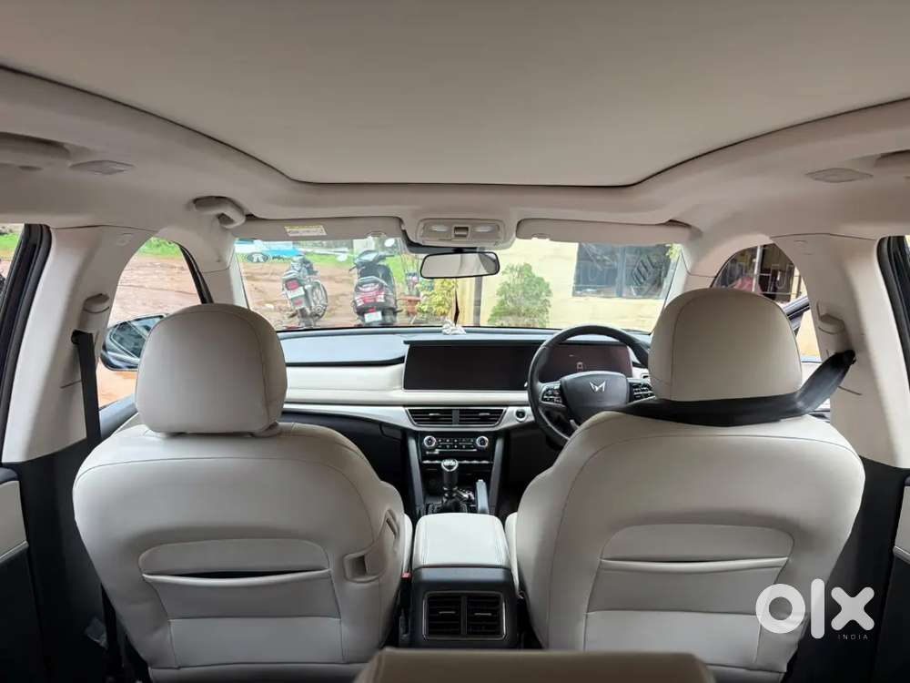 Mahindra Xuv700 Diesel Mt 2024