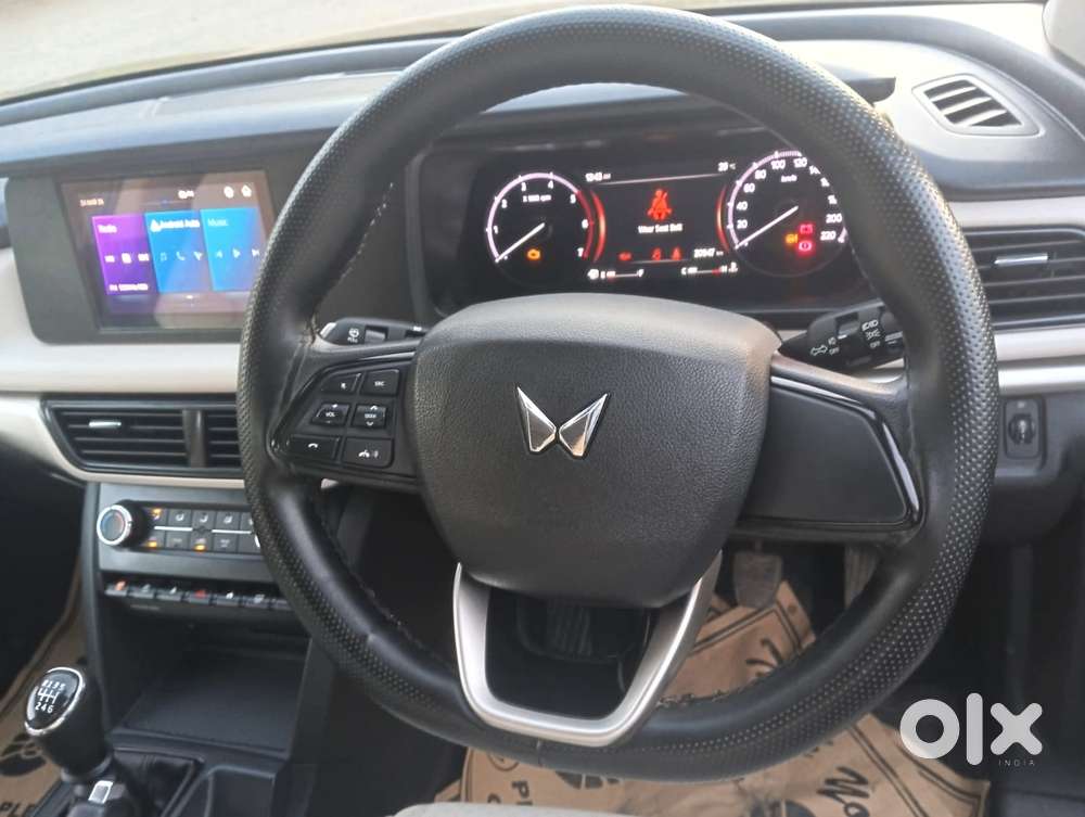 Mahindra Xuv700 2.2 Ax 3 Diesel Mt 7 Str, 2025, Diesel