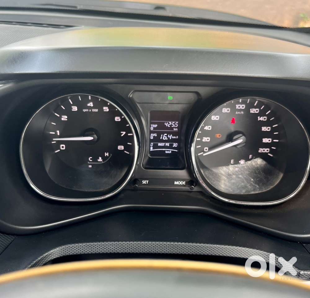 Tata Nexon Dual Tone (govt. Officer Self Driven)