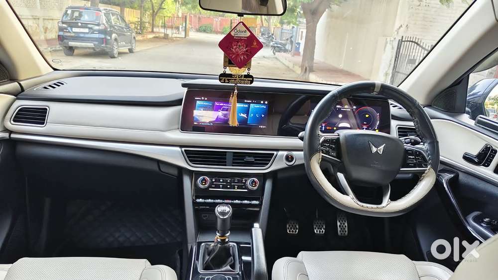 Mahindra Xuv700 2.2 Ax 7 Diesel Mt Str, 2022, Diesel