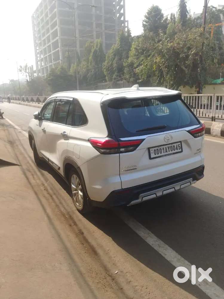 Toyota Innova Hycross 2024 Petrol 46000 Km Driven