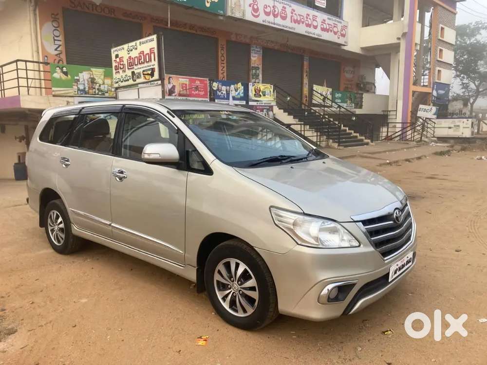Toyota Innova 2015