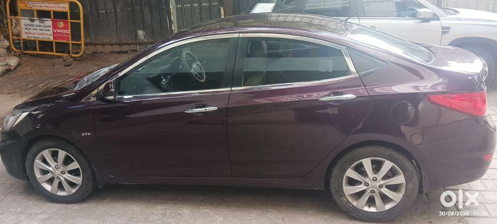 Hyundai Fluidic Verna 1.6 Vtvt Sx, 2011, Petrol