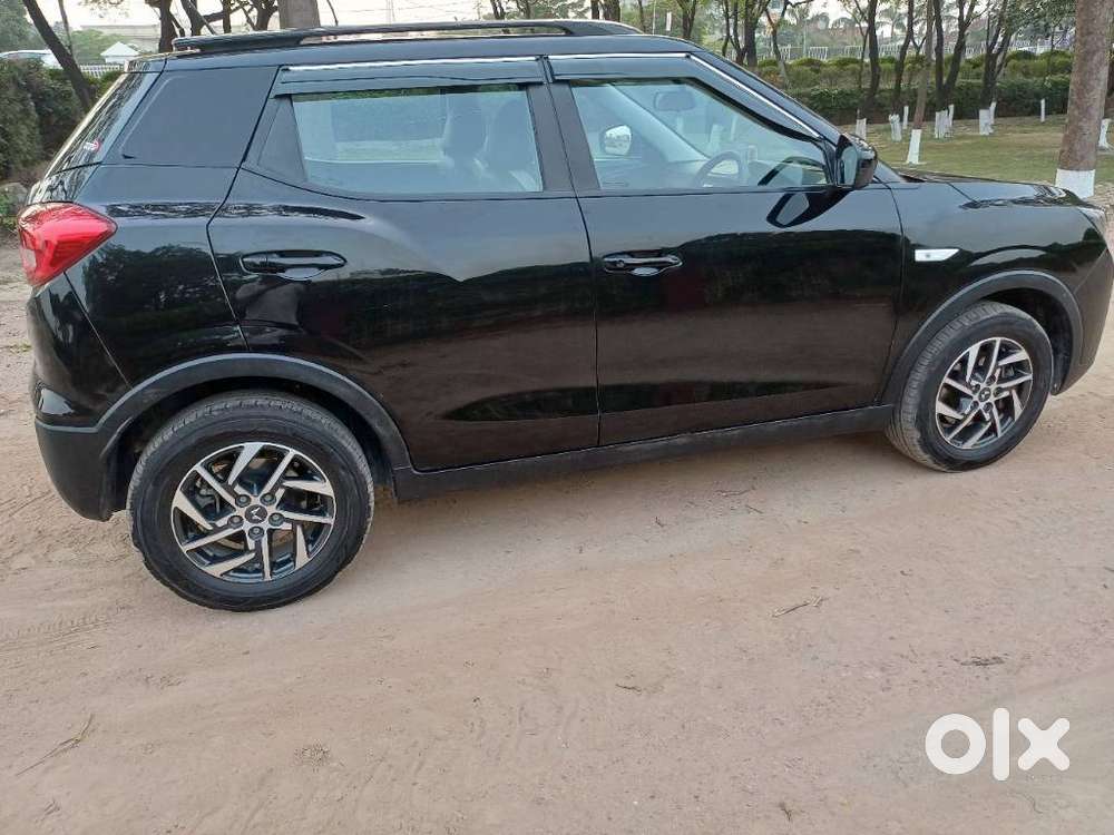 Mahindra Xuv300 W6 Amt Diesel, 2023, Diesel