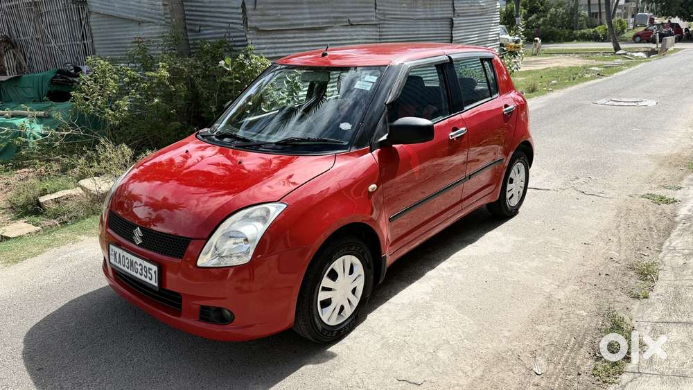 Maruti Suzuki Swift Vxi + Manual, 2006, Petrol