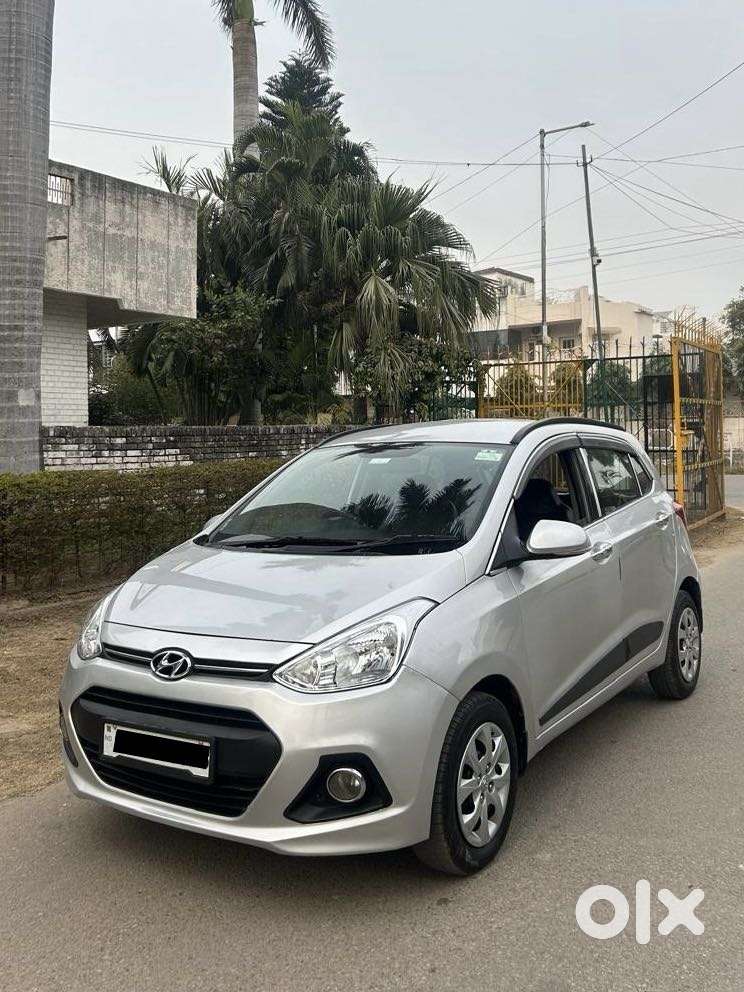 Hyundai Grand I10 Sportz, 2015, Petrol