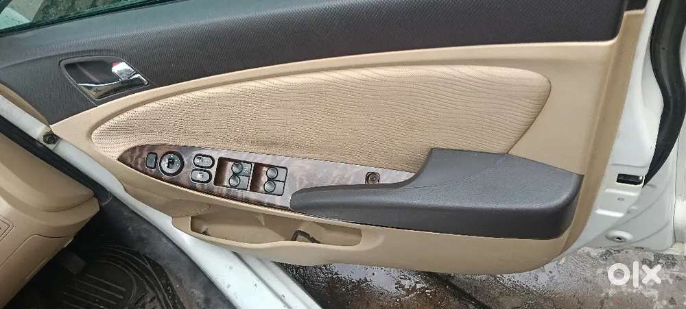 Hyundai Verna 2011 Diesel 76000 Km Driven