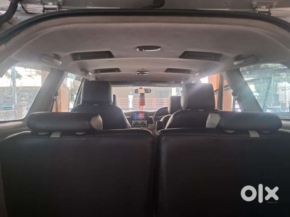 Toyota Innova 2.5 V Diesel 7-seater, 2010, Diesel