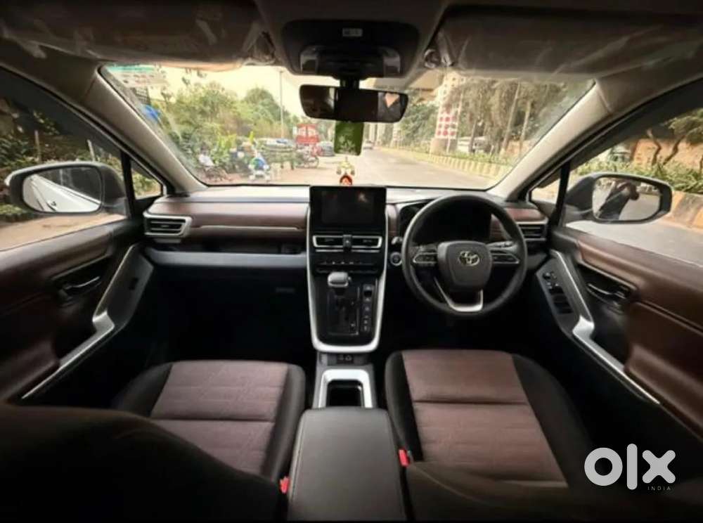 Toyota Innova Hycross 2.0 Vx (o) Hybrid 8 Str, 2024, Petrol