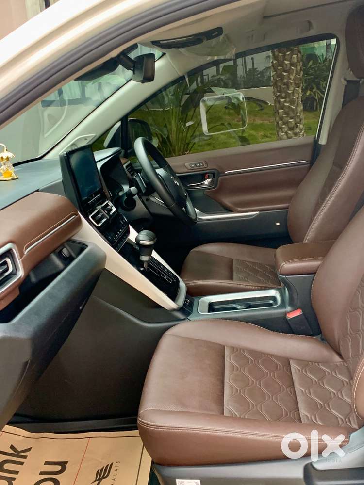 Toyota Innova Hycross 2.0 Zx (o) Hybrid 7 Str, 2025, Electric