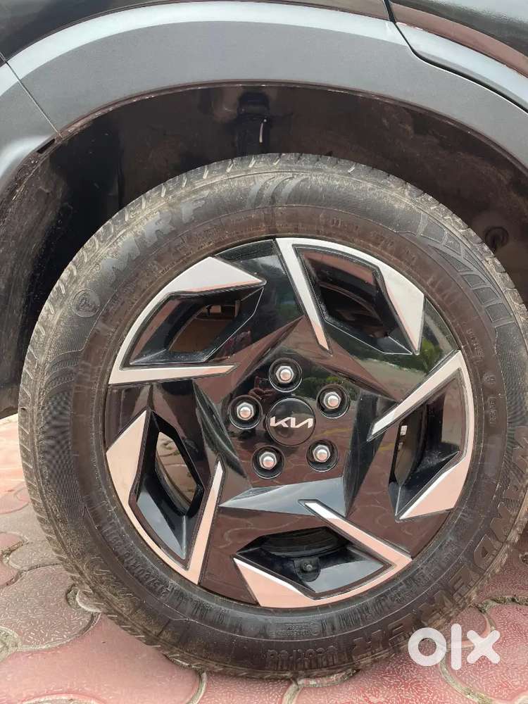 Kia Sonet 2024 Petrol 6000 Km Driven With Sunroof
