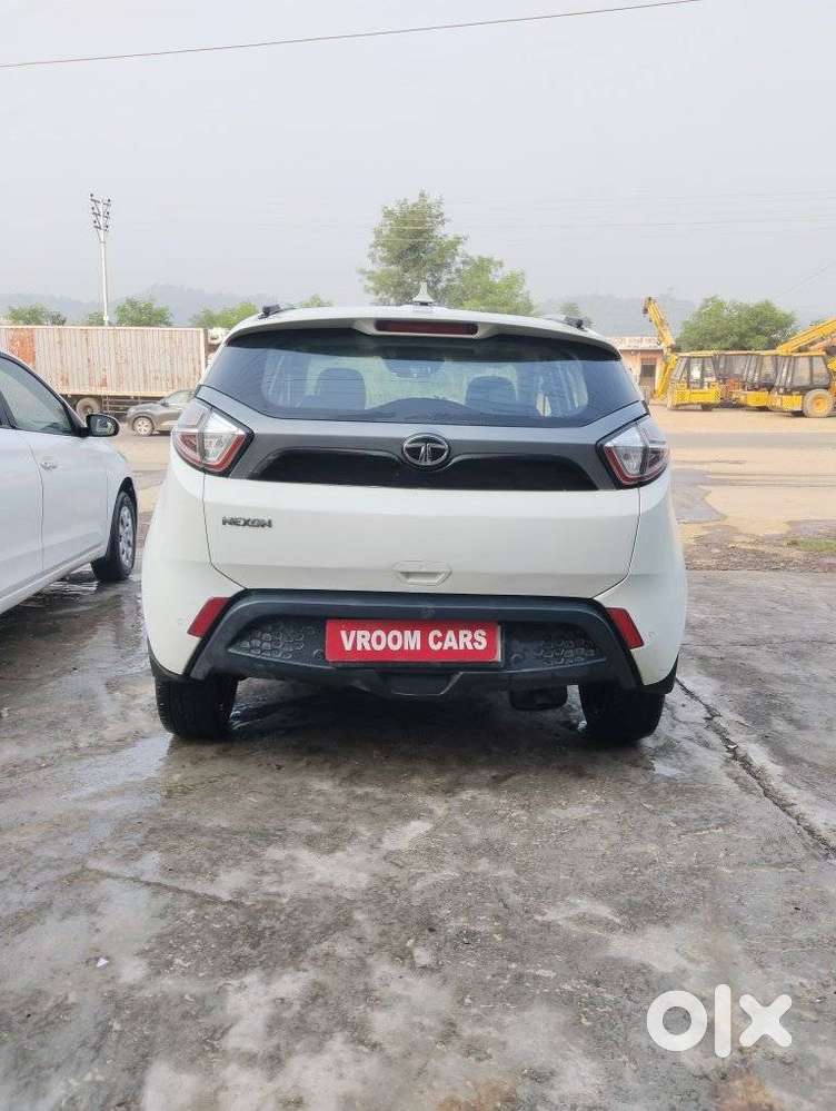 Tata Nexon 1.2 Revotron Xt, 2017, Petrol