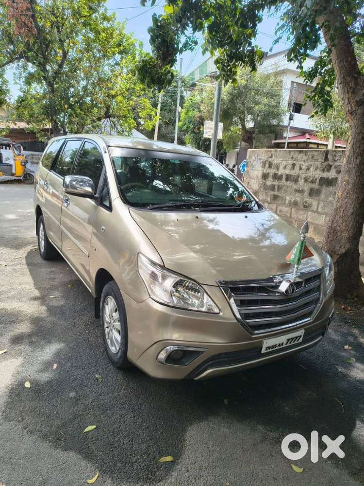 Toyota Innova Crysta 2.4 V 7 Str, 2012, Diesel