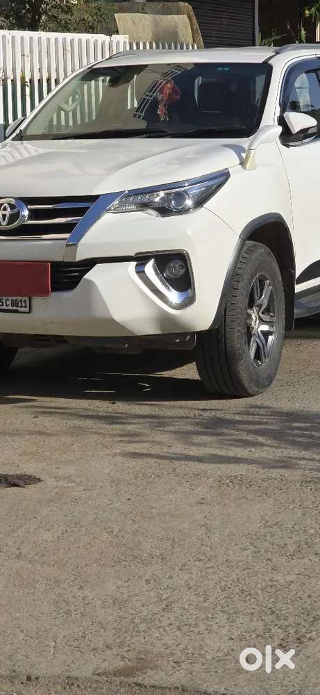 Toyota Fortuner 2017 Diesel 130000 Km Driven