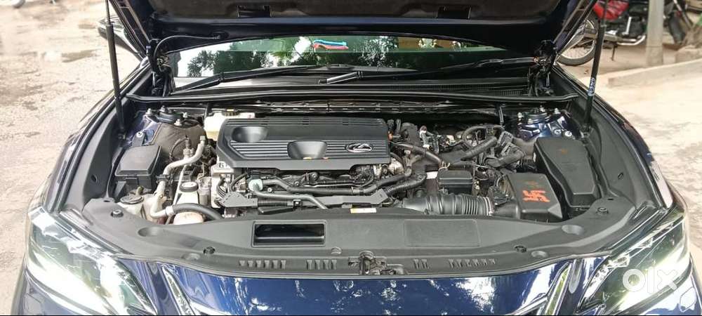Lexus Es 300h 2023 Year
