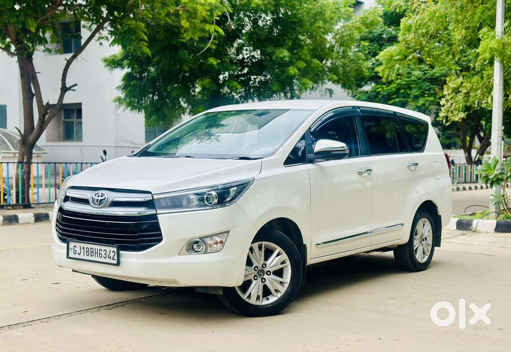Toyota Innova Crysta 2.8 Zx At 7 Seater, 2017, Diesel