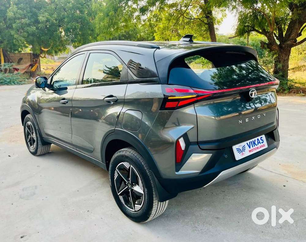 Tata Nexon Fearless Plus S Purple 1.5 Revotorq Diesel 6amt Dual Tone..