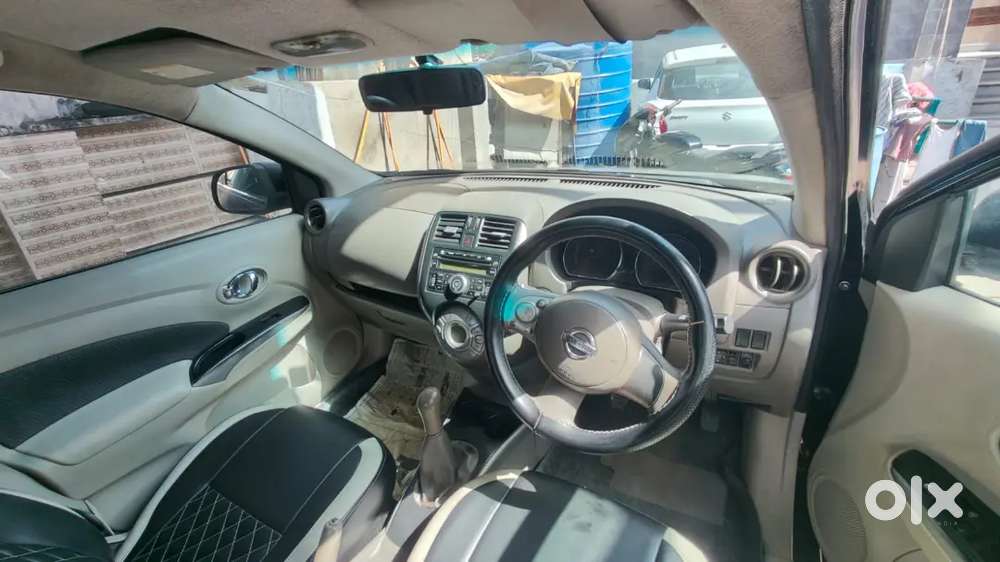 Nissan Sunny 2015