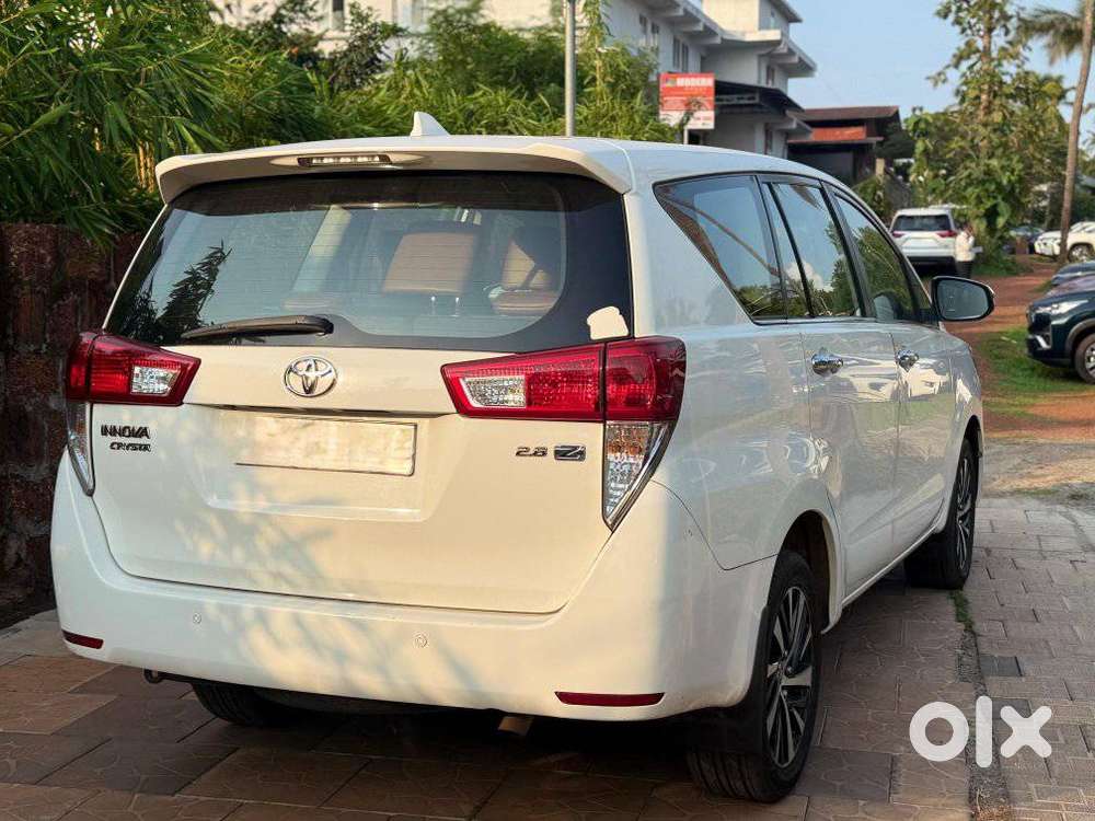 Toyota Innova Crysta 2.8z Automatic, 2016, Diesel