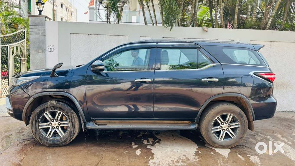 Toyota Fortuner Legender 2023 Diesel 104500 Km Driven