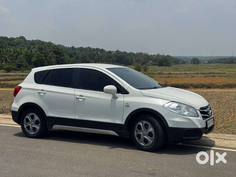 Maruti Suzuki S-cross 2016 Diesel Well Maintained