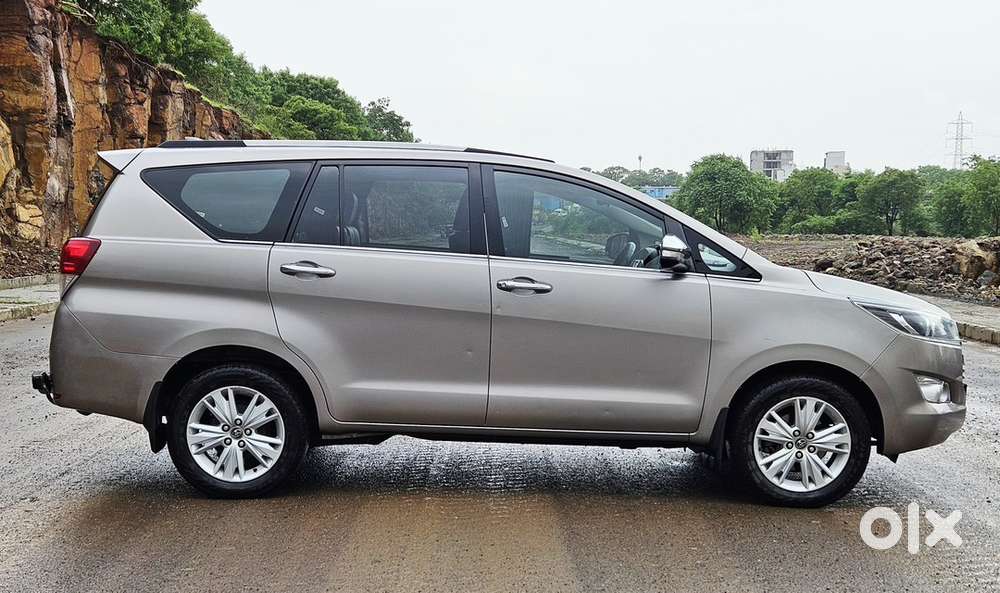 Toyota Innova Crysta 2016 Diesel Well Maintained