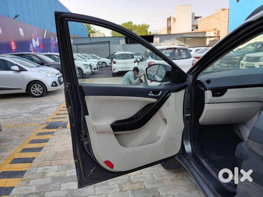 Tata Nexon 1.2 Revotron Xz Plus Dual Tone Roof (s), 2020, Petrol