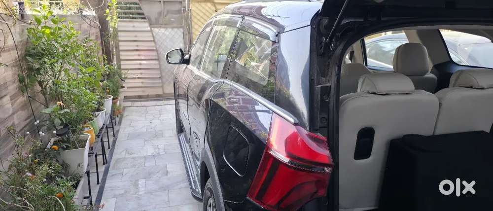 Mahindra Xuv