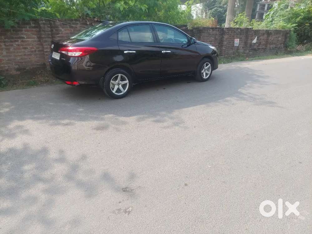 Toyota Yaris 1.5 Petrol 2018 Full Top 16.5 Lakh On Road