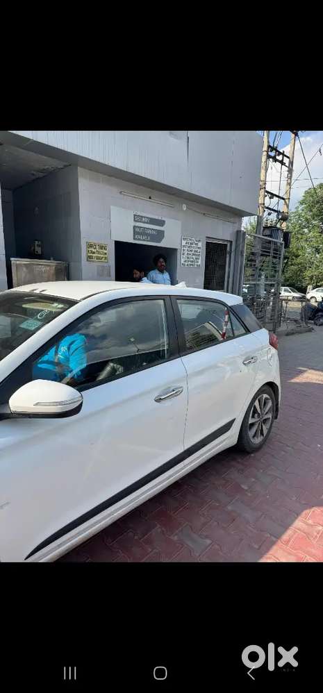 Hyundai New I20 2015 Petrol 105000 Km Driven