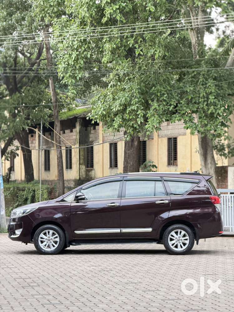 Toyota Innova Crysta 2.4 G Mt 7 Str, 2016, Diesel