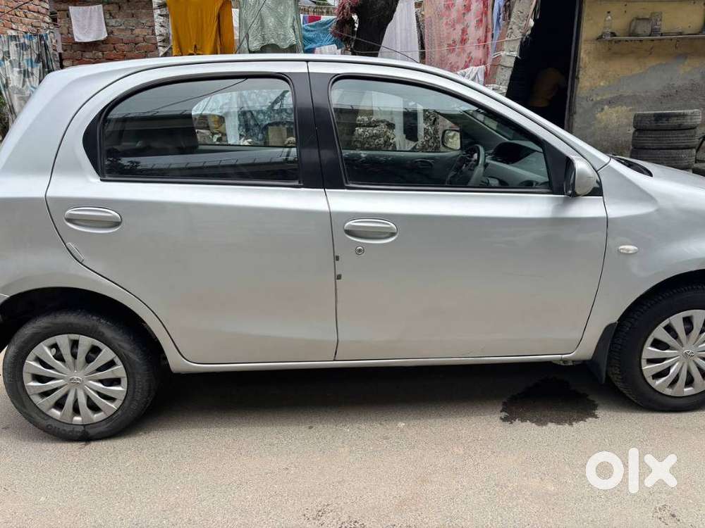 Toyota Etios Liva 2011-2012 G, 2011, Petrol