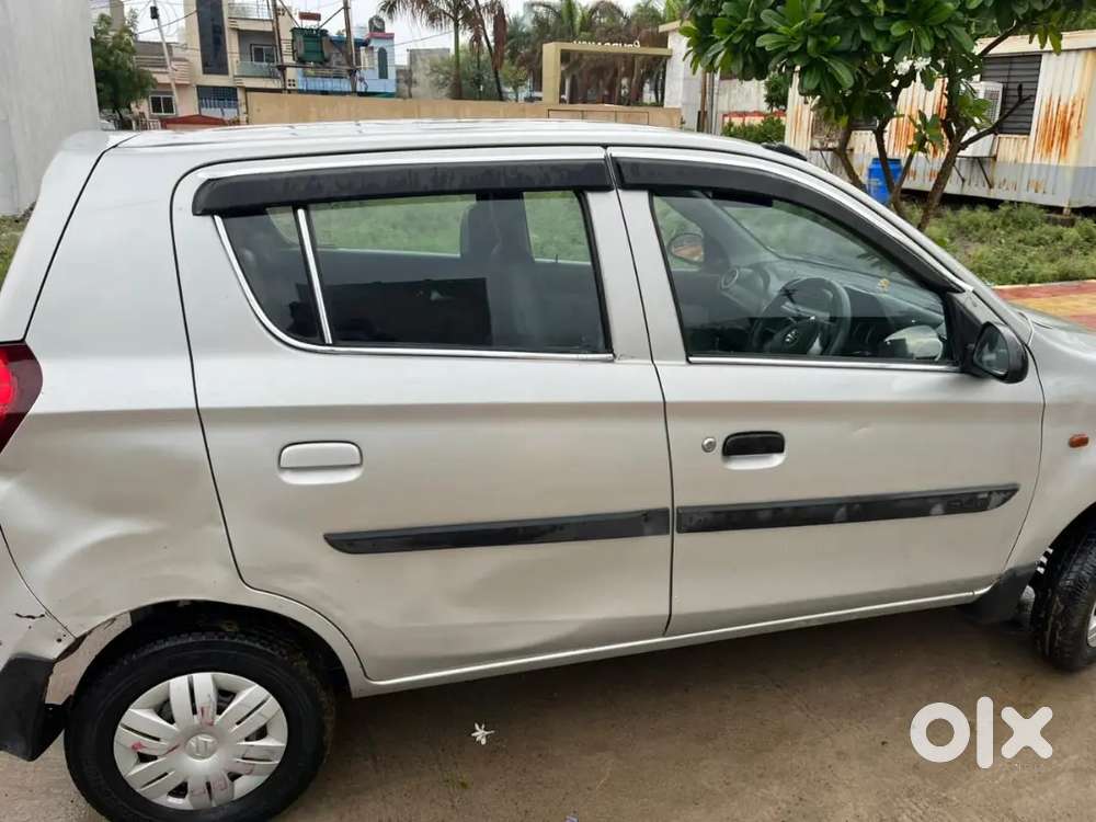 1 Yr Se Taxi Passing Karwayi
Private Karwa Kr Bhi De Sakte H
