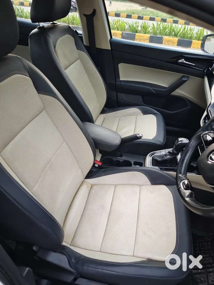 Skoda Slavia Ambition 1.0l Tsi At, 2022, Petrol