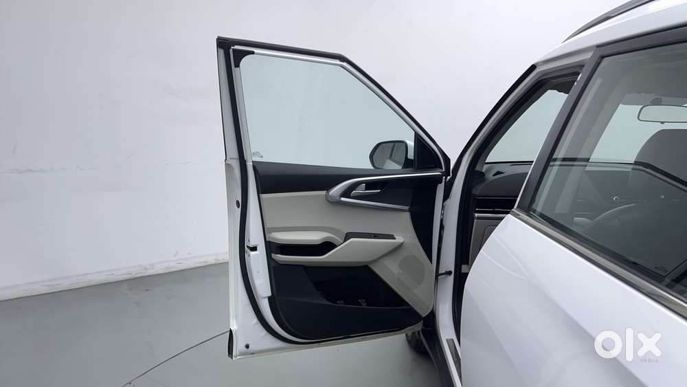 Kia Carens 1.4 Prestige Plus Turbo 7 Str, 2022, Petrol