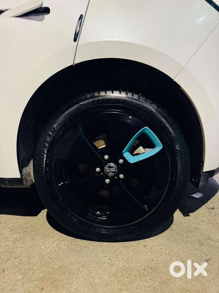 Mg Windsor Ev 2025 Electric 20000 Km Driven