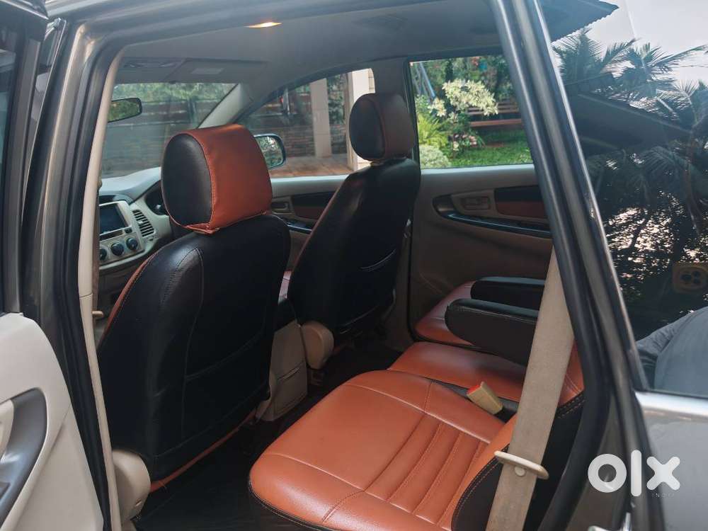 Toyota Innova 2012 7seater