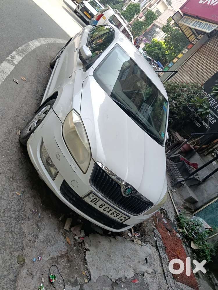 Skoda Rapid 1.6 Mpi Ambition, 2012, Petrol