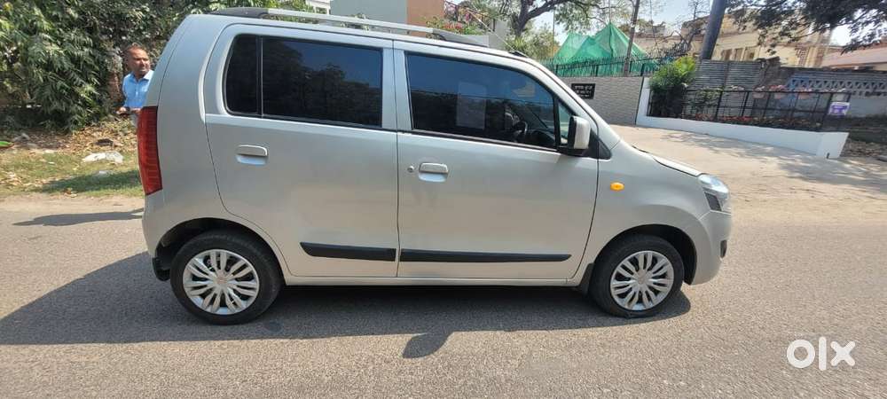 Maruti Suzuki Wagon R Vxi Amt1.2, 2017, Petrol
