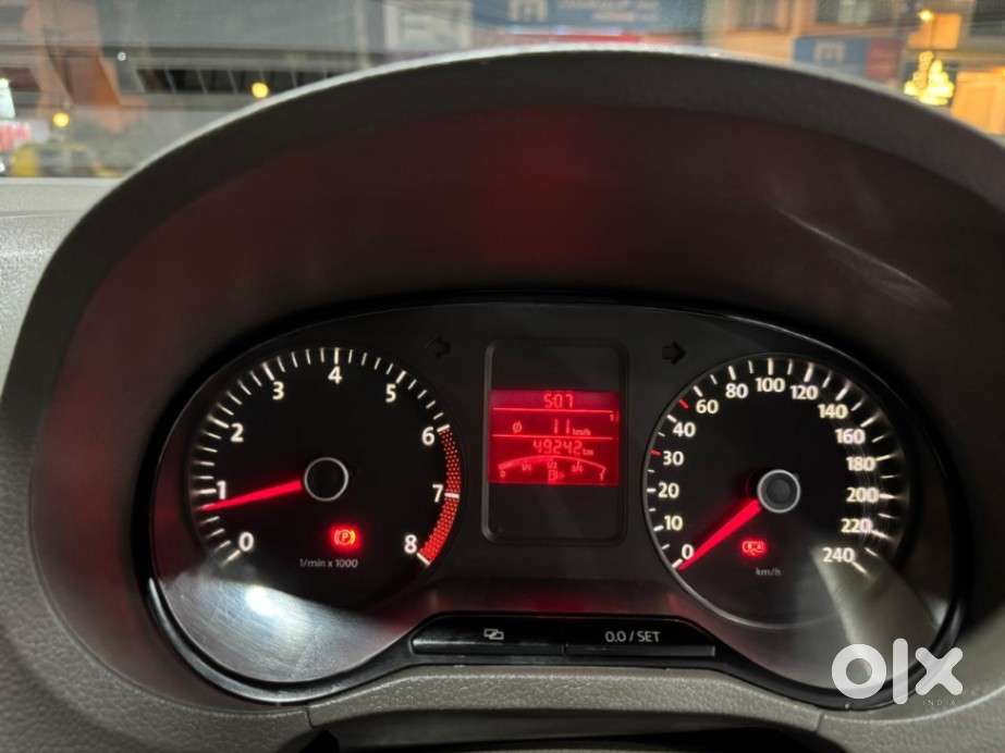 Volkswagen Vento Magnific 1.6 Comfortline, 2013, Petrol