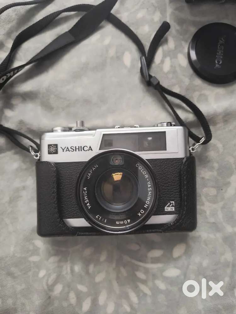 Yashica Electro 35 GX Vintage 35mm Rangefinder 40mm f/1.7 Lens /Japan