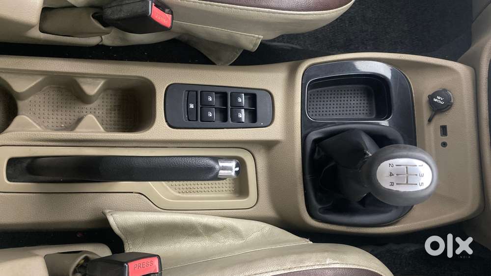 Mahindra Tuv 300 Mhawk100 T8, 2015, Diesel