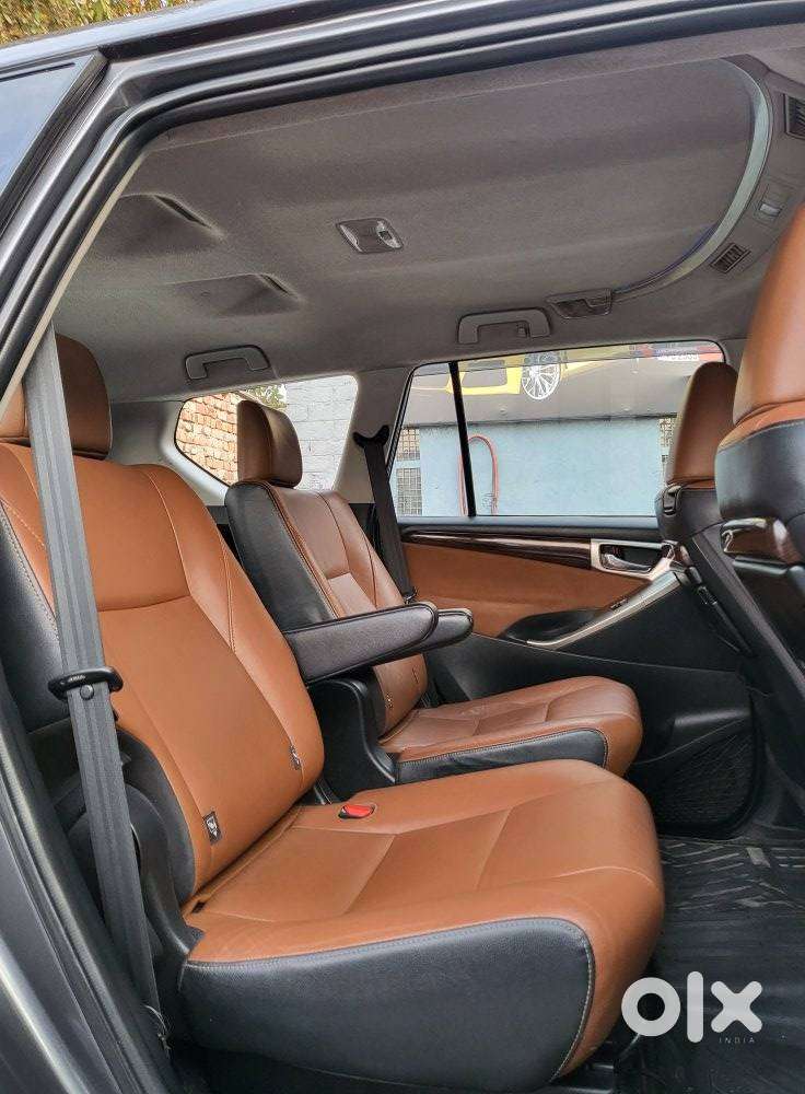 Toyota Innova Crysta 2.8z Automatic, 2016, Diesel