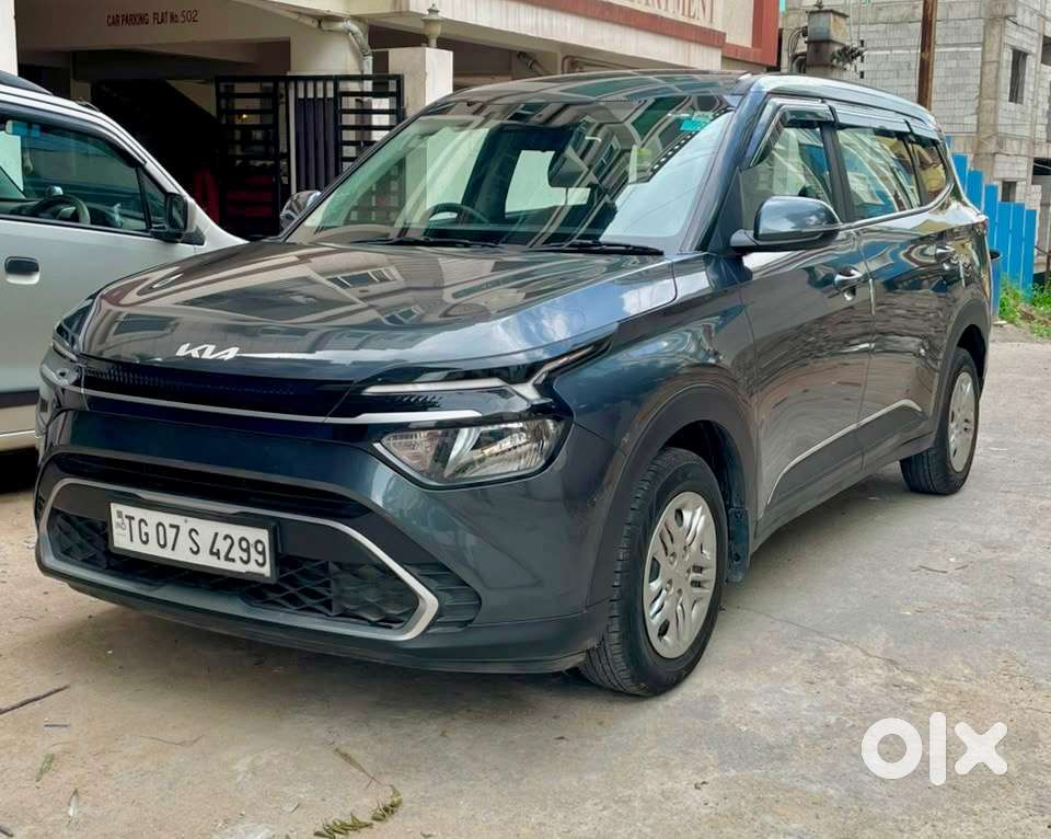 Kia Carens Petrol Manual 2025 Year