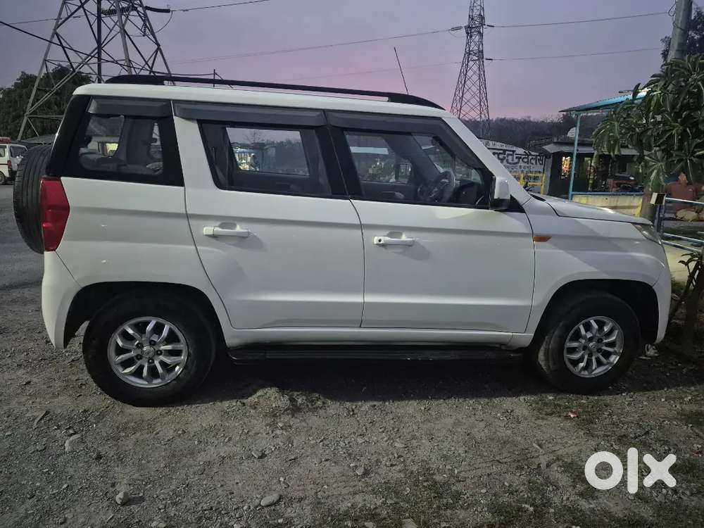 Mahindra Tuv 300 2017 Diesel 123000 Km Driven